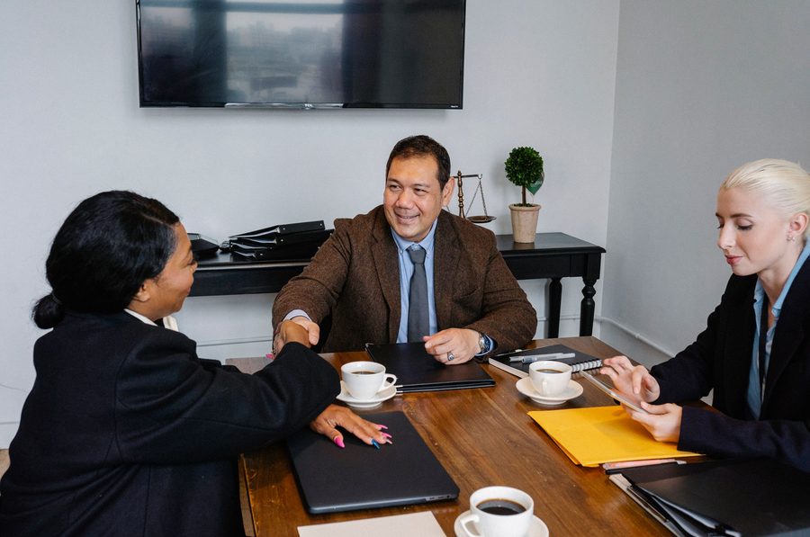 Account and legal teams tracking client MSA and customer contract start, end, renewal, and notice-window dates