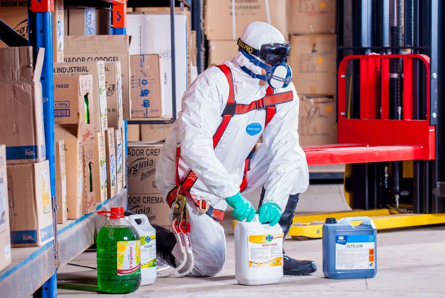 Safety teams logging new-chemical HazCom training triggers and 2024 GHS compliance deadlines across industrial sites