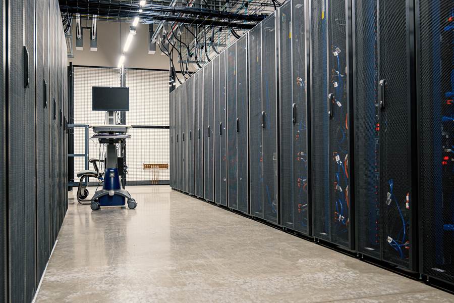 IT operations teams tracking multi-OEM rack and server hardware warranty end dates across HPE, Lenovo, Supermicro, and mixed fleets