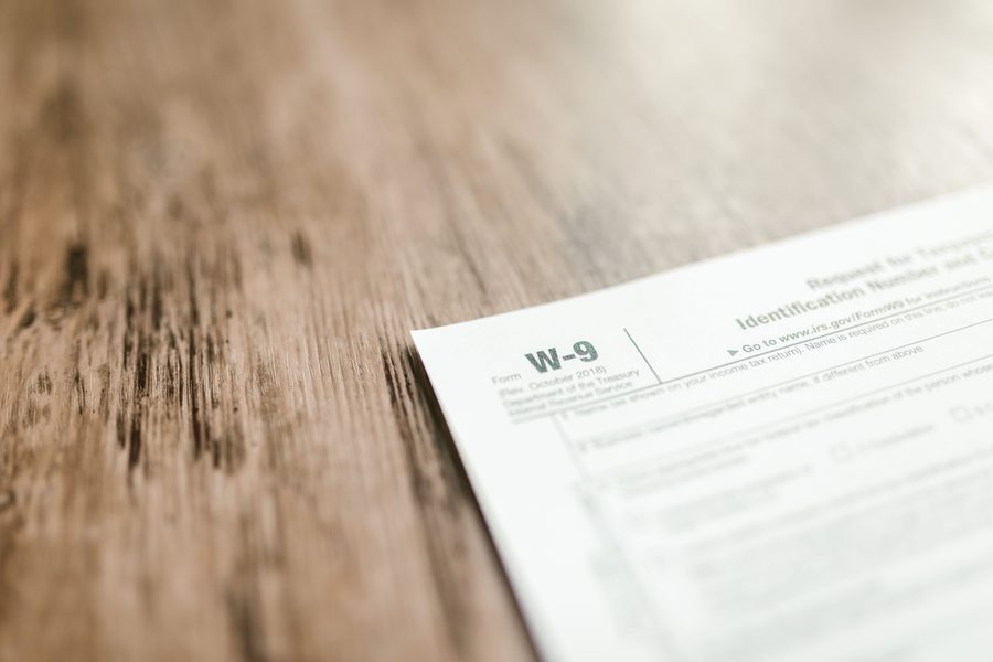 AP and finance teams tracking Form W-9 collection and refresh due dates across a US 1099 vendor portfolio